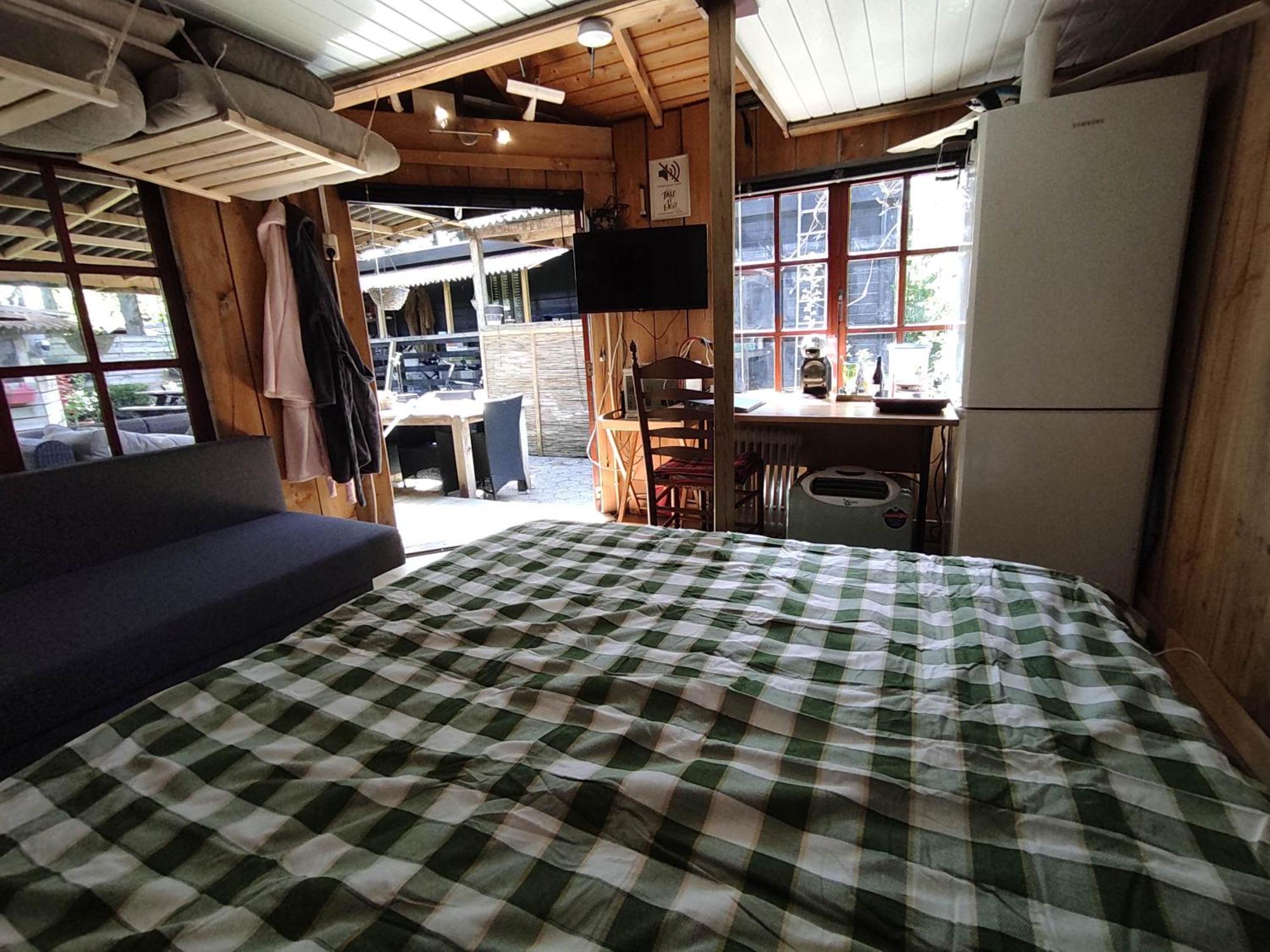 "Tempat Senang" Chalet On The Beautiful Veluwe With Airco Sauna Bbq Jacuzzi Beamer And Dog Putten Exterior foto