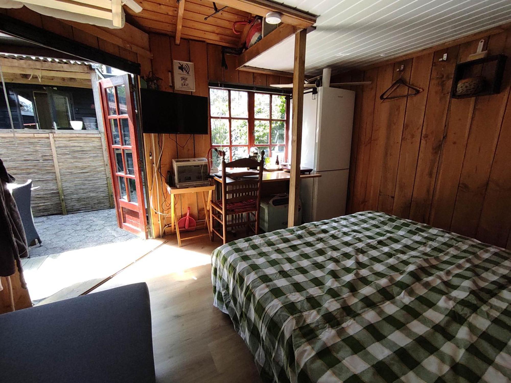 "Tempat Senang" Chalet On The Beautiful Veluwe With Airco Sauna Bbq Jacuzzi Beamer And Dog Putten Exterior foto